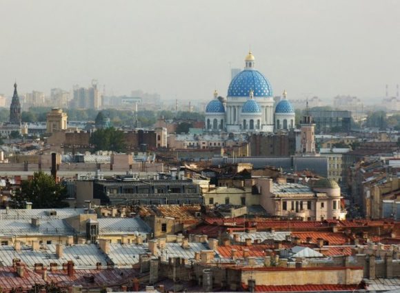 Utsikt fra observasjonsdekket til St. Isaac's Cathedral i St. Petersburg